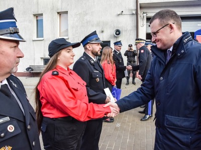 Przekazanie promes dla Młodzieżowych Drużyn Pożarniczych