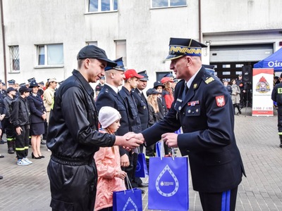 Przekazanie promes dla Młodzieżowych Drużyn Pożarniczych