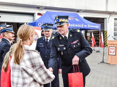 Przekazanie promes dla Młodzieżowych Drużyn Pożarniczych