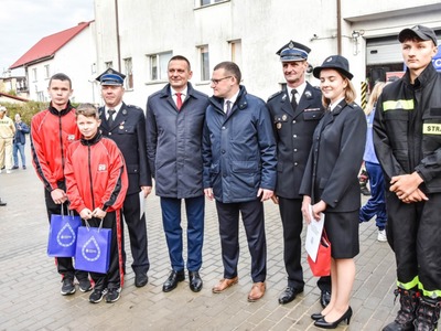 Przekazanie promes dla Młodzieżowych Drużyn Pożarniczych