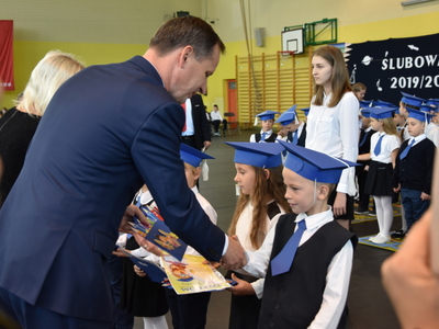Ślubowanie klas pierwszych w SP3