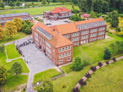 Symboliczne otwarcie zmodernizowanego budynku SP2