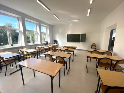 Symboliczne otwarcie zmodernizowanego budynku SP2