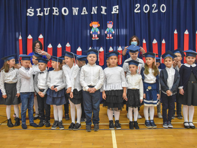 Ślubowanie klas pierwszych w Szkole Podstawowej nr 2 w Sławnie