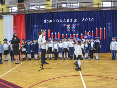Ślubowanie klas pierwszych w Szkole Podstawowej nr 2 w Sławnie