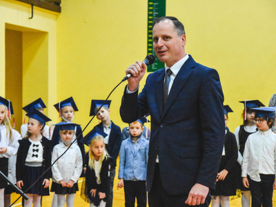 Ślubowanie klas pierwszych w Szkole Podstawowej nr 2 w Sławnie