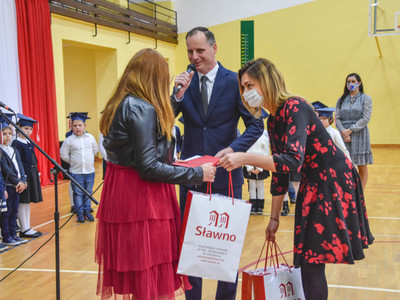 Ślubowanie klas pierwszych w Szkole Podstawowej nr 2 w Sławnie