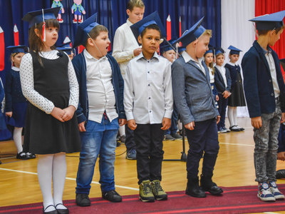 Ślubowanie klas pierwszych w Szkole Podstawowej nr 2 w Sławnie