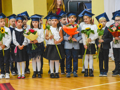 Ślubowanie klas pierwszych w Szkole Podstawowej nr 2 w Sławnie