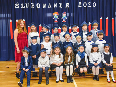 Ślubowanie klas pierwszych w Szkole Podstawowej nr 2 w Sławnie