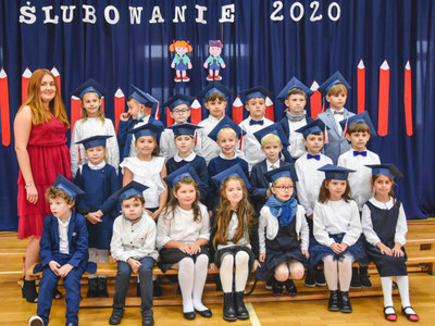 Ślubowanie klas pierwszych w Szkole Podstawowej nr 2 w Sławnie