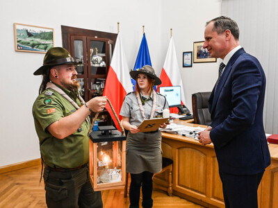 Betlejemskie Światło Pokoju od harcerzy