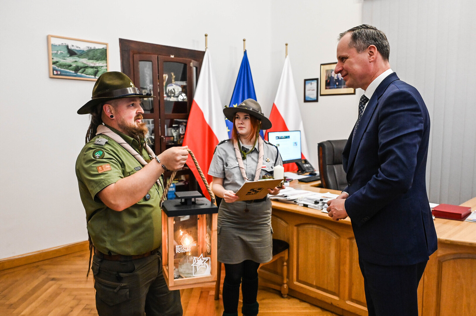 
Betlejemskie Światło Pokoju od harcerzy
