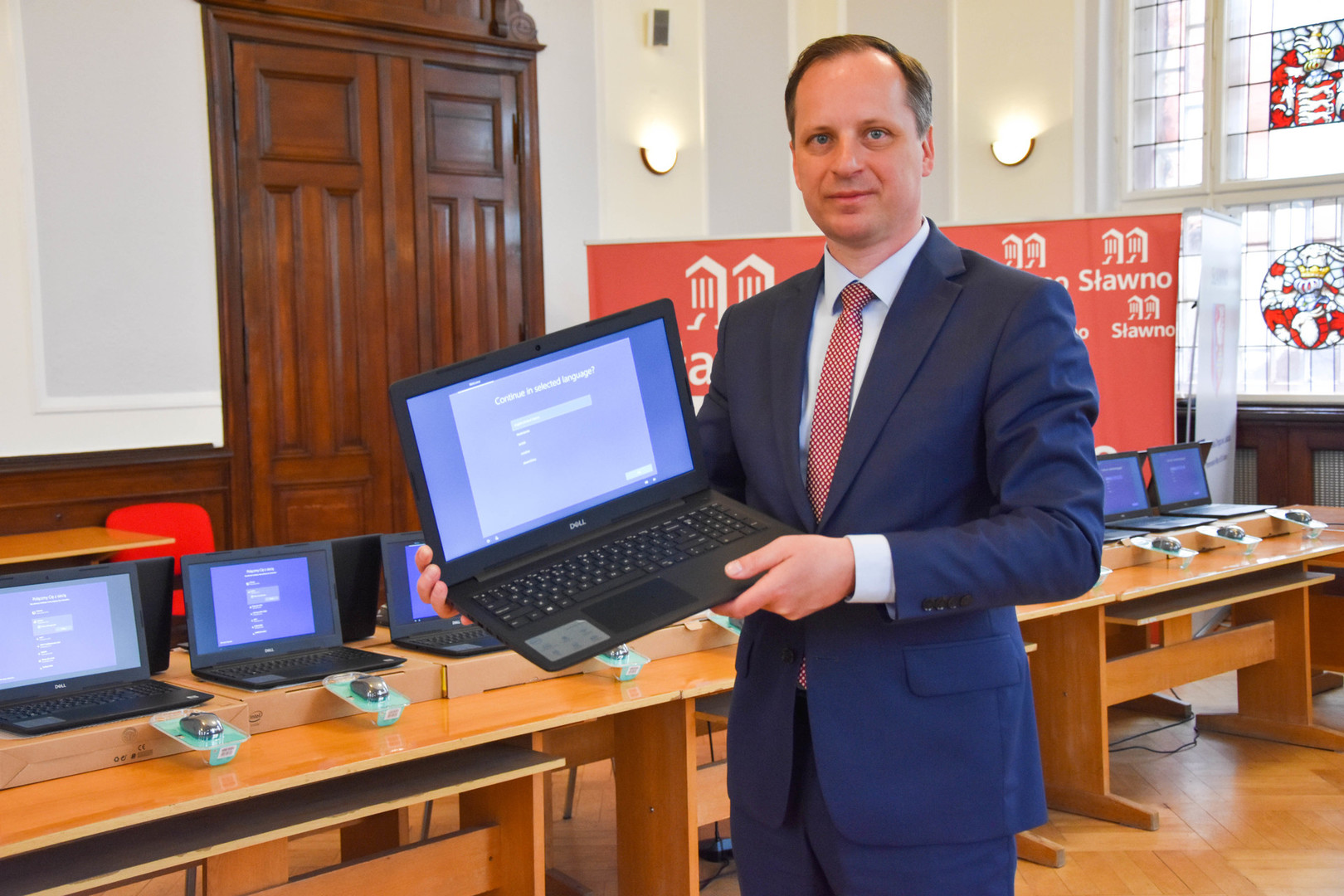 
Nowe laptopy dla sławieńskich uczniów
