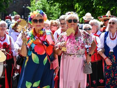 Symboliczne przekazanie klucza do miasta – Juwenalia UTW Sławno 2025