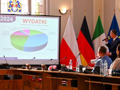 Jednogłośne wotum zaufania i absolutorium dla Burmistrza Miasta Sławno