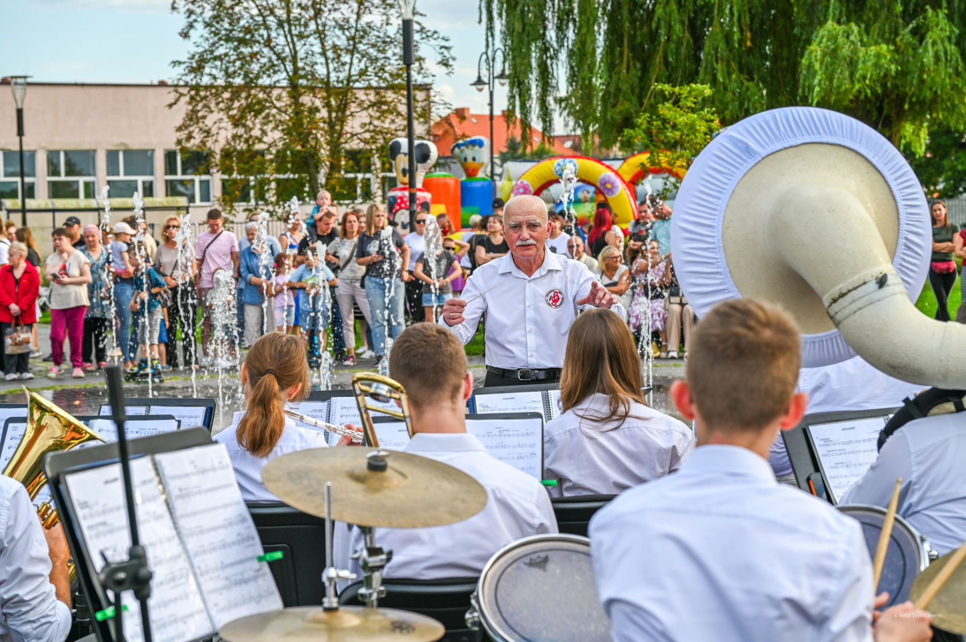 Niedzielny koncert przy fontannie