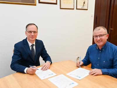 Ratusz w Sławnie będzie bardziej dostępny – budowa windy staje się faktem