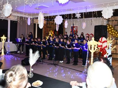 Występ chóru Szkoły Podstawowej nr 3 w Sławnie