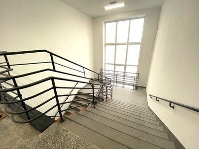 Klatka schodowa Szkoły Podstawowej nr 2 w Sławnie
