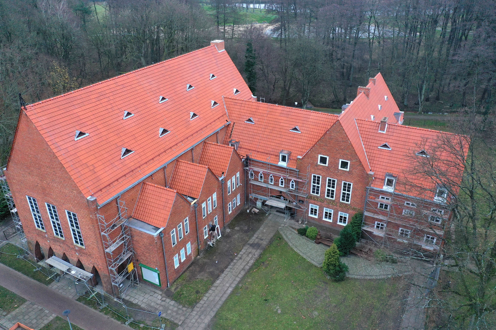 
Zakończono remont dachu Sławieńskiego Domu Kultury
