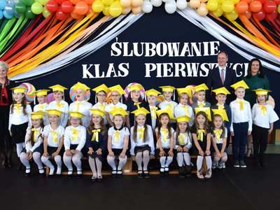 
Ślubowanie klas pierwszych w Szkole Podstawowej nr 3
