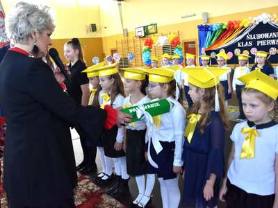 
Ślubowanie klas pierwszych w Szkole Podstawowej nr 3
