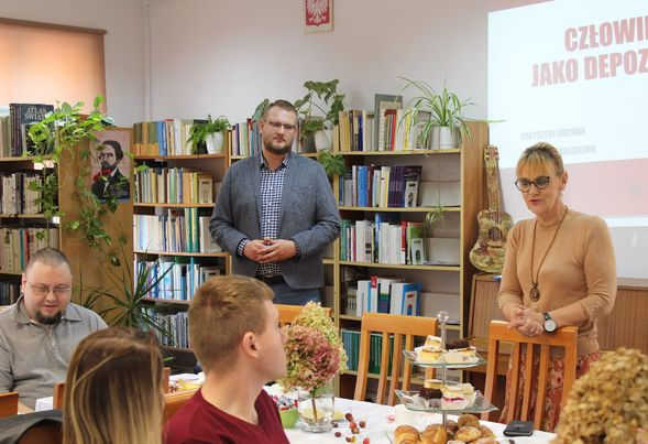 ”Człowiek, rzecz i miejsce, jako depozytariusze pamięci o historii Sławna”