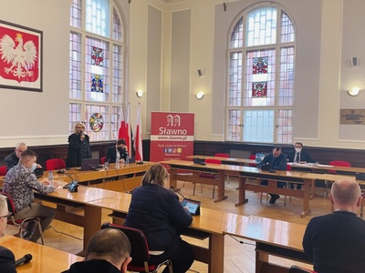 Nadzwyczajna Sesja Rady Miejskiej w sprawie remontu stadionu miejskiego...