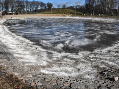 
Prace porządkowe na plażowisku
