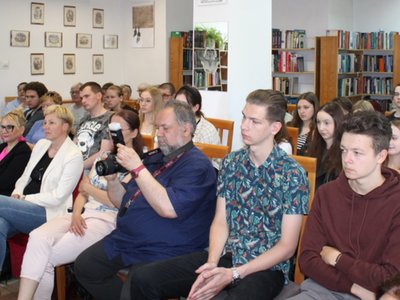 
Śladami Tilszera po czerwonej ziemi z Marcinem Mellerem
