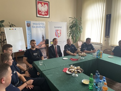 
Podziękowania za służbę dla bezpieczeństwa mieszkańców...
