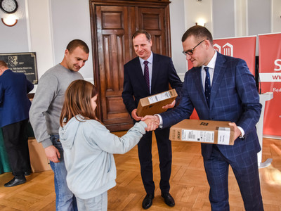 
Przekazanie sprzętu komputerowego w ramach grantów PPGR
