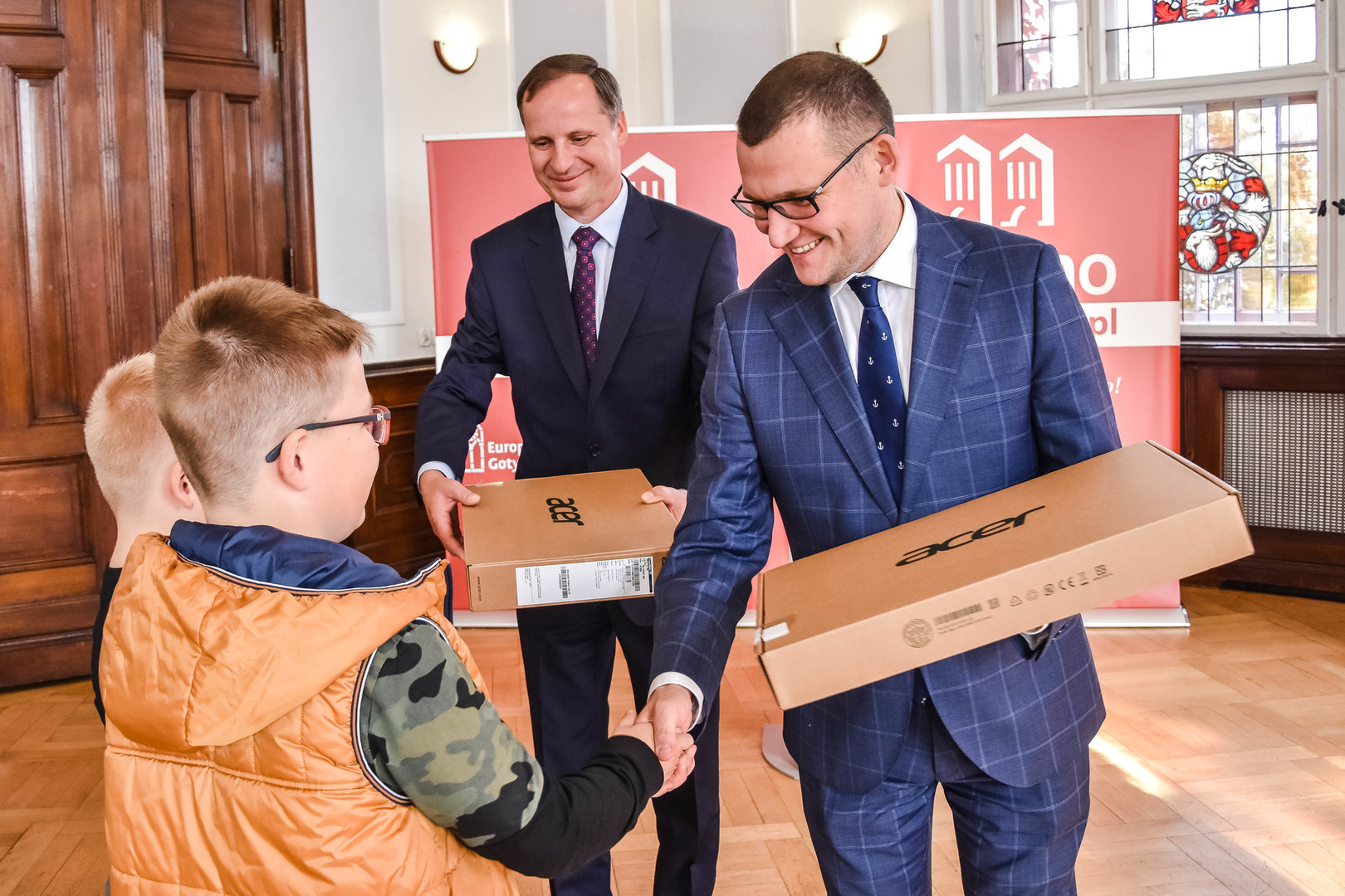 
Przekazanie sprzętu komputerowego w ramach grantów PPGR
