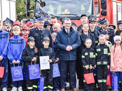
Przekazanie promes dla Młodzieżowych Drużyn Pożarniczych
