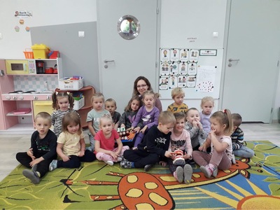 
Zdrowe ząbki mamy, marchewkę zjadamy
