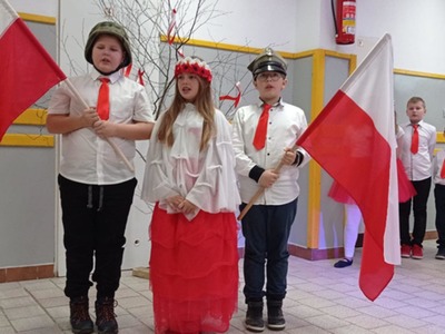 
Święto Niepodległości w sławieńskich jednostkach oświatowych...
