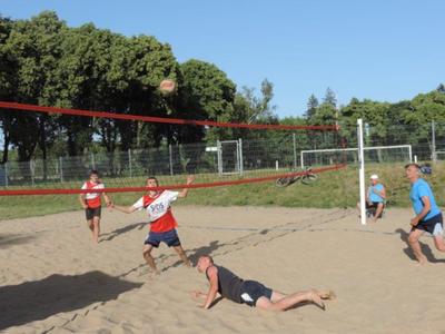 Wakacyjne turnieje piłki siatkowej plażowej