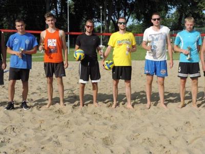 Wakacyjne turnieje piłki siatkowej plażowej