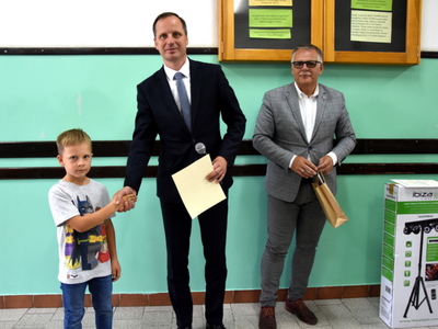 Mistrzowie zbiórki makulatury roku szkolnego 2018/2019