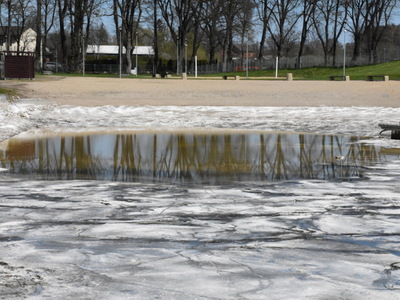 
Prace przygotowawcze na plażowisku
