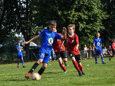
Derbowy pojedynek w Sławnie
