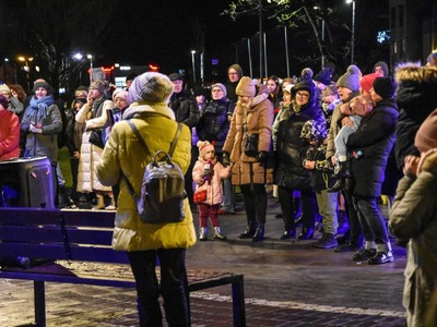 
Wspólne kolędowanie z Orkiestrą Dętą im. Ziemi Sławieńskiej...
