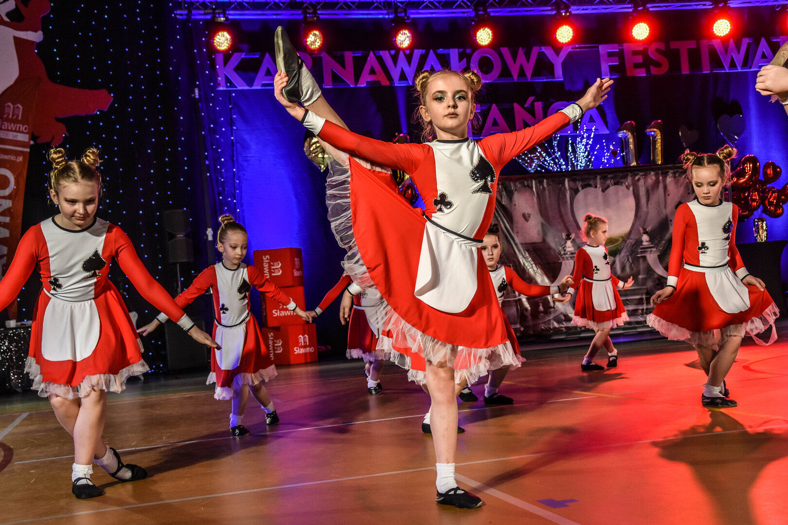 
Wspaniały Karnawałowy Festiwal Tańca w Sławnie
