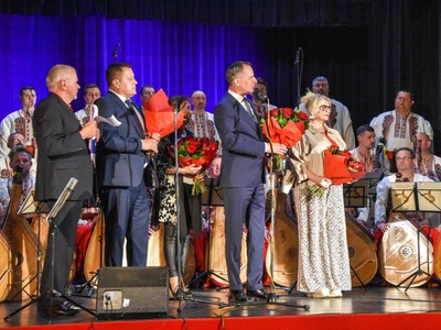 
Bandurzyści zagrali dla sławnian
