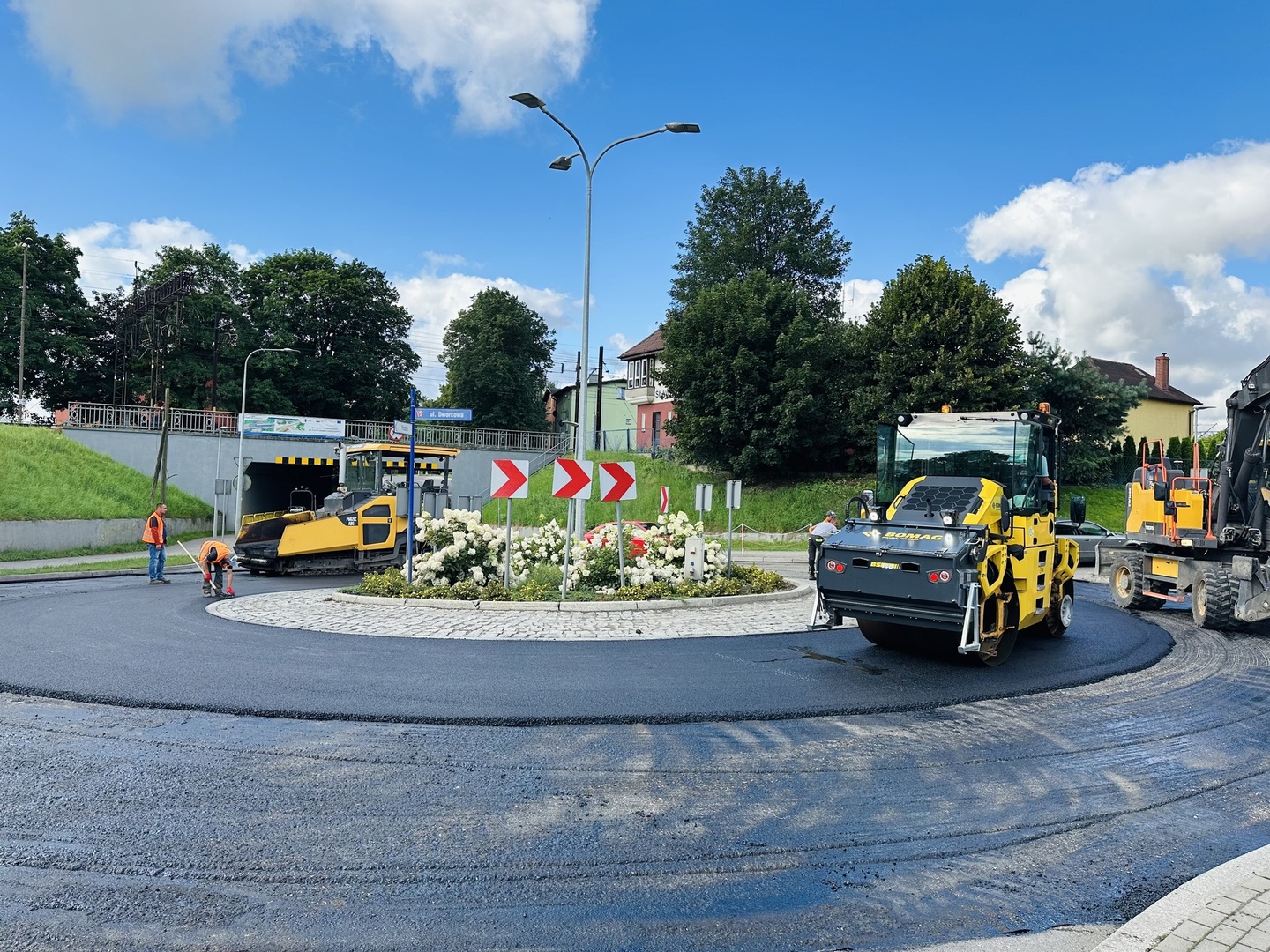 
Wymiana nawierzchni na rondzie
