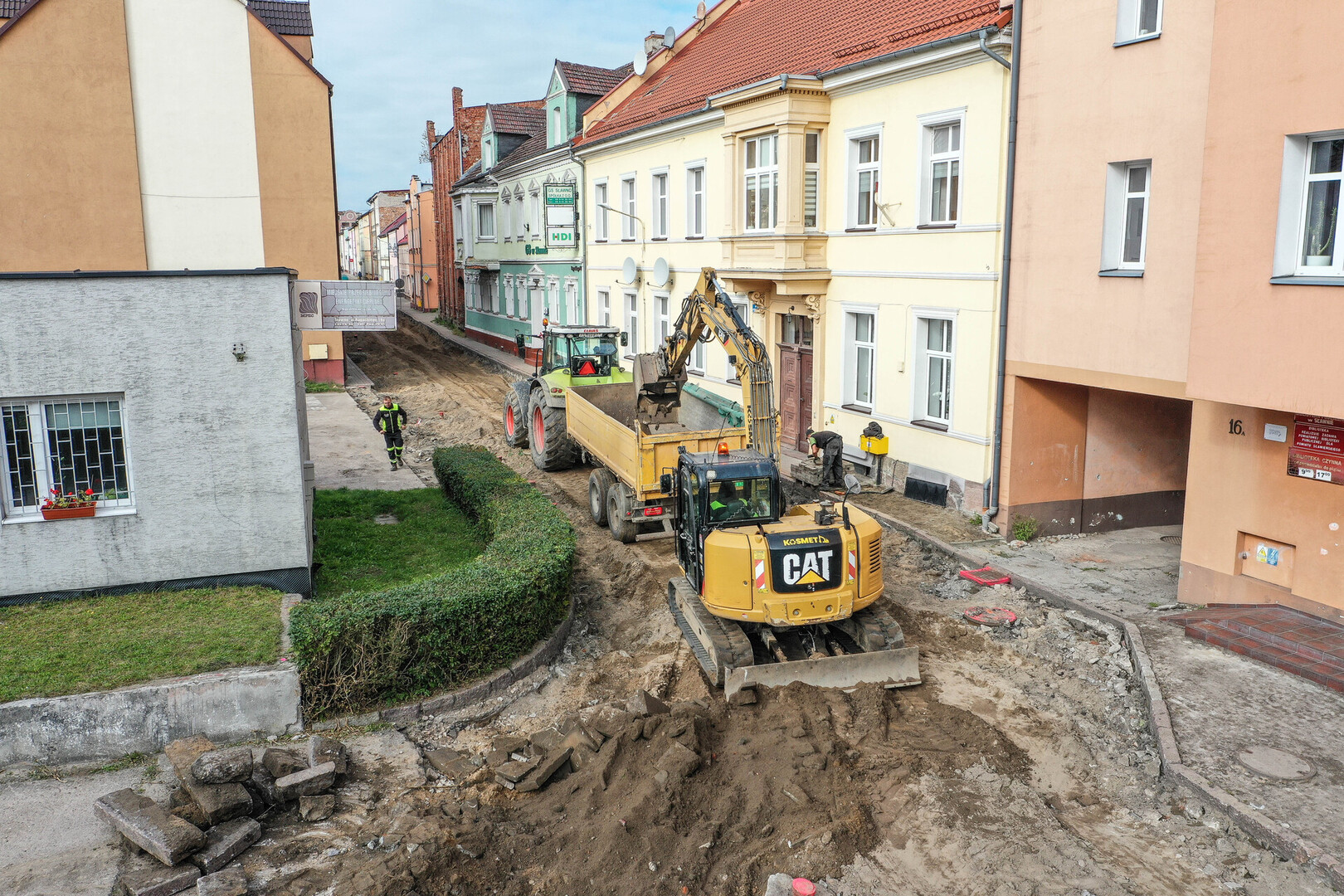 
Ruszyły prace przy przebudowie ulic w centum Sławna
