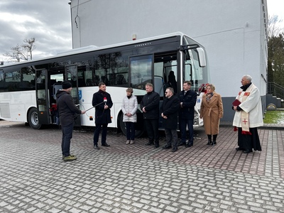 przekazanie autobusu