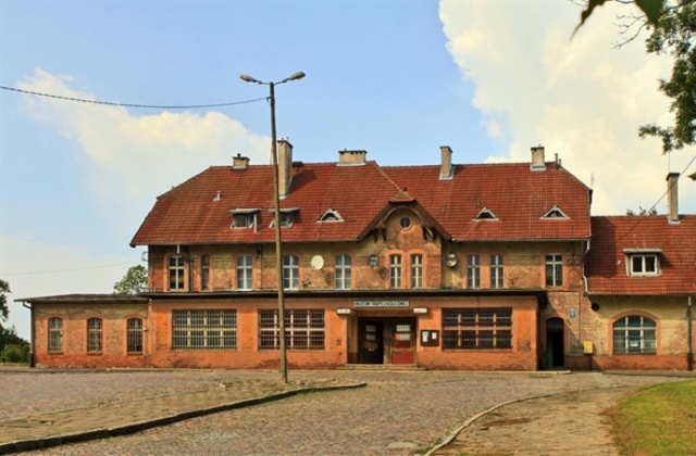 Muzeum Tradycji Kolejowej funkcjonujące w dawnym dworcu PKP