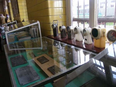 Muzeum Tradycji Kolejowej  funkcjonujące w  dawnym dworcu PKP